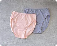 肌が喜ぶ、ご褒美シンプルショーツ
